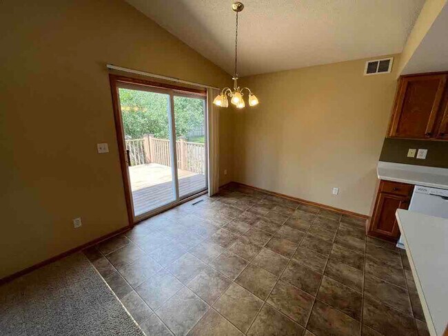 Foto del edificio - 4525 Snowy Ln NW
