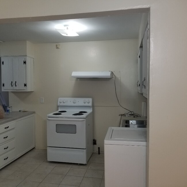 Building Photo - 2389 Silver St