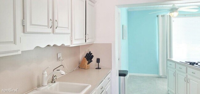 Building Photo - 3 br, 2 bath House - 454 NE 43rd St