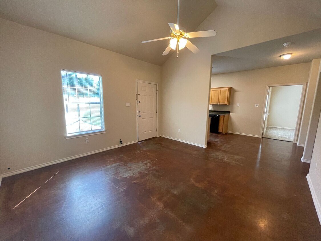 Foto principal - 285-287 Harmony Rd