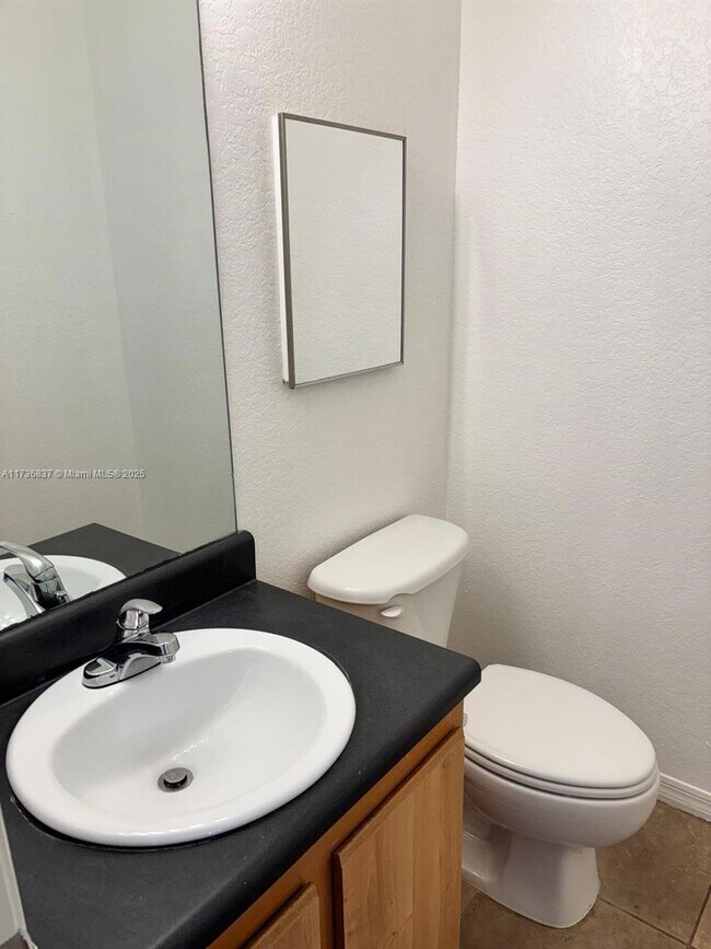 Building Photo - 3 bedroom in North Miami FL 33162