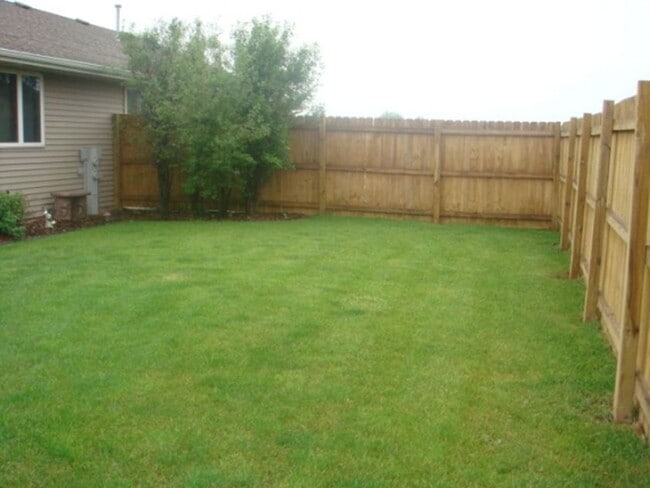 Building Photo - 1702 Hulke Dr