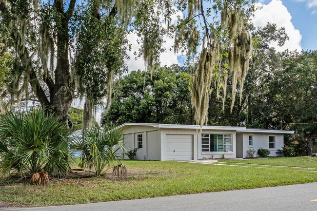 Building Photo - 1702 E Carol Dr