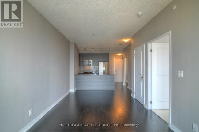 Building Photo - 510-3510 Curran Place