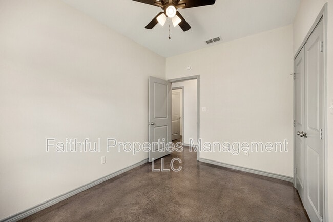 Foto del edificio - 10407 County Rd 2180