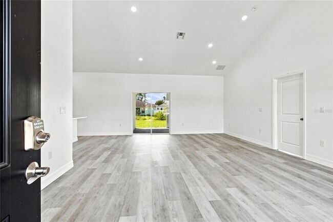 Building Photo - 4450 169th Ln