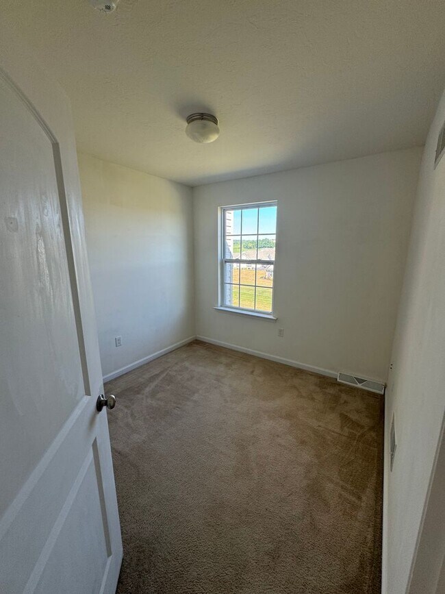 Foto del edificio - Coming Soon - Spacious 3 Bedroom, 2.5 Bath...