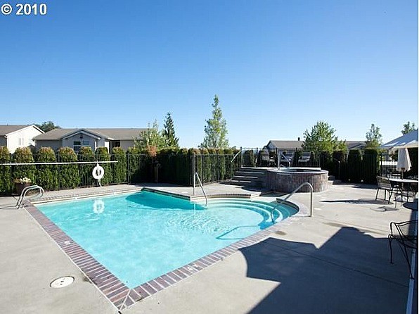 Swimming pool/Spa - 15058 NW Central Dr