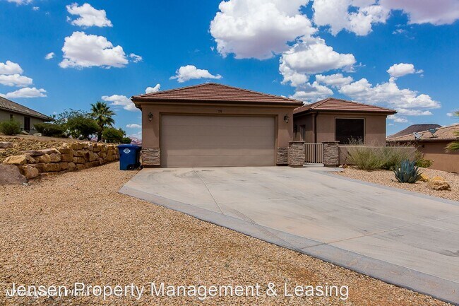 Building Photo - 4 br, 3 bath House - 584 South Dixie Drive...