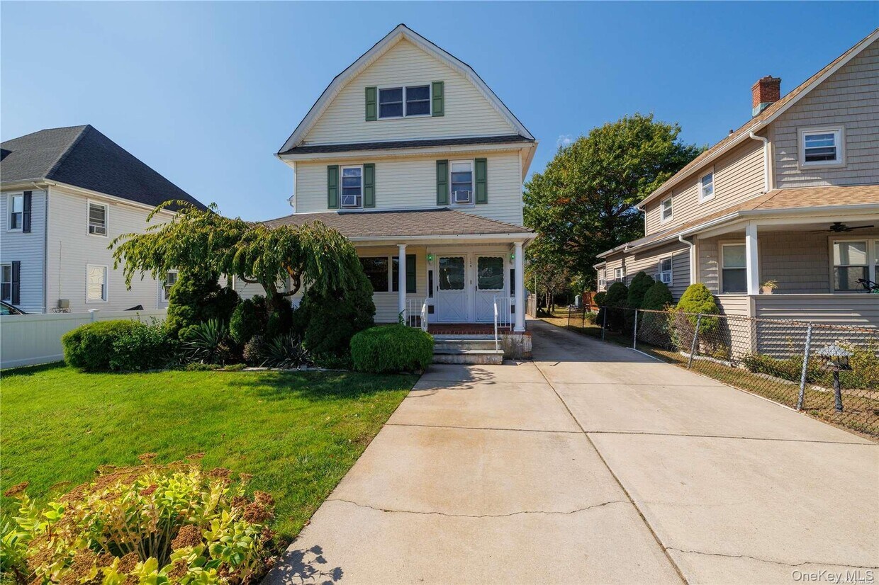 Foto principal - 138 N Forest Ave