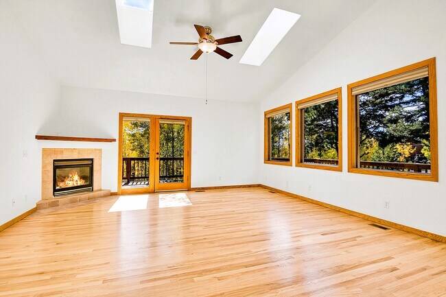 Building Photo - 30579 Rand Rd