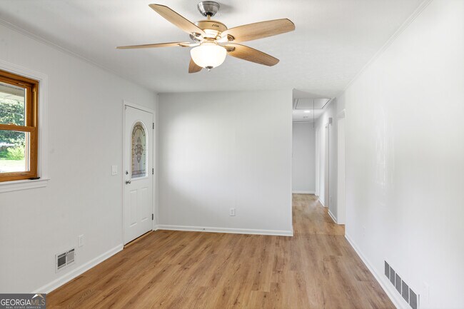 Building Photo - 3031 Walker Dr