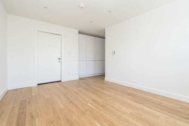 Building Photo - 110 Oriole Pkwy