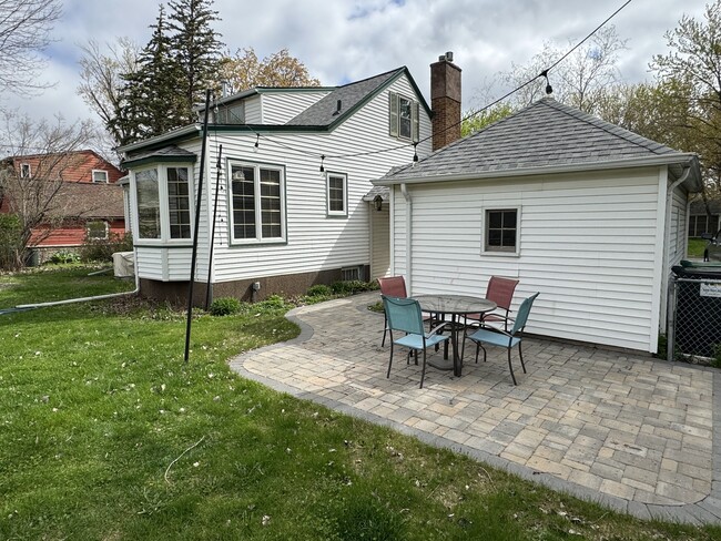 Building Photo - 6324 Pillsbury Ave S