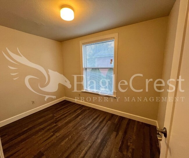 Building Photo - Sumach Four-Plex