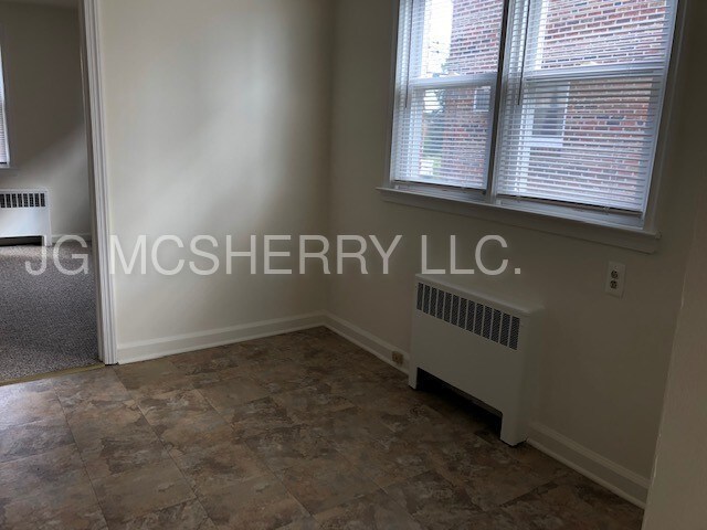 Building Photo - One Bedroom Apartment - 19111