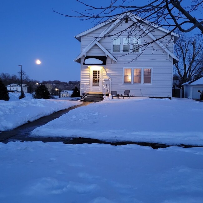 Foto del edificio - Historic, recently updated single-family h...