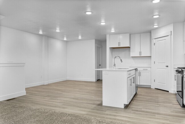 Building Photo - 1092 N 1840 W