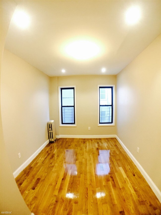 Building Photo - 324 Montgomery St