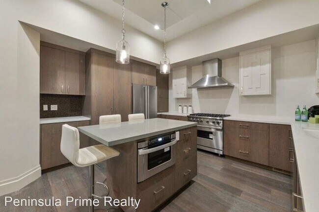 Foto del edificio - 4 br, 3 bath House - 46 Roslyn Avenue