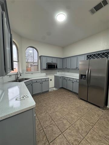 Building Photo - 909 Shadybrook Ln