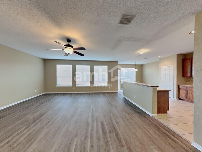 Foto del edificio - 12228 Langley Hill Dr