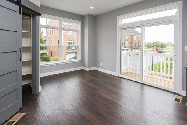 Foto del edificio - 15295 Mystic Rock Dr