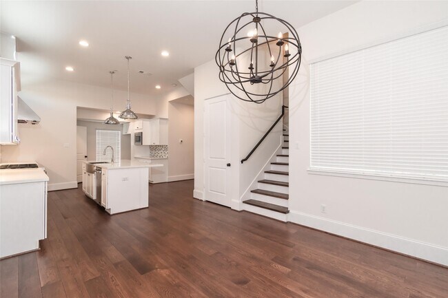 Building Photo - 3821 N Braeswood Blvd