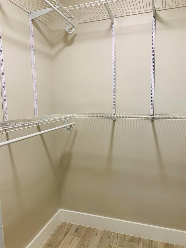 Foto del edificio - 942 Lenox Ave.