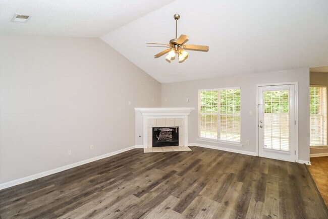 Foto del edificio - 10362 Cottage Oaks Dr