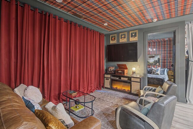 Building Photo - 245 Hermitage Ave