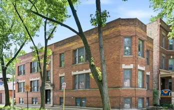 Building Photo - 1351 W Balmoral Ave