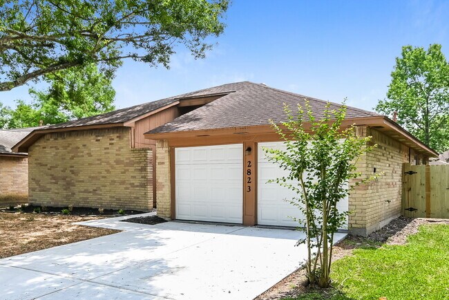 Foto del edificio - 2823 Woodhall Ct