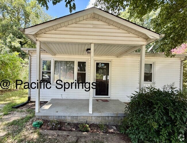 Building Photo - 927 S Church St