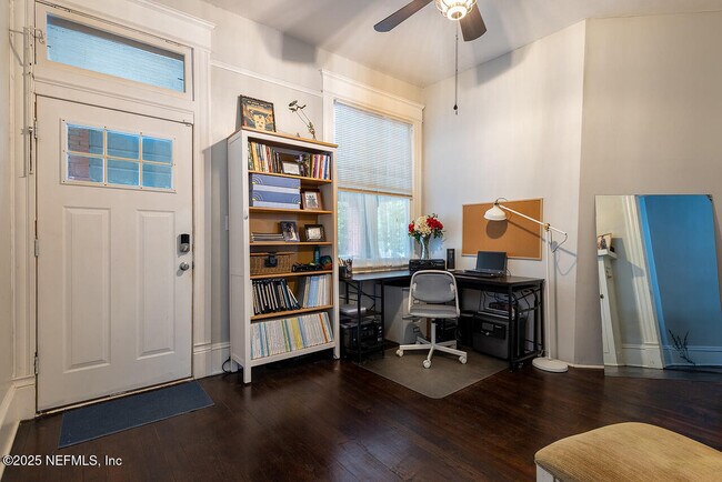 Foto del edificio - 1627 N Laura St
