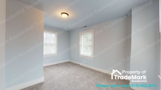 Building Photo - Church Street Upstairs Apartment