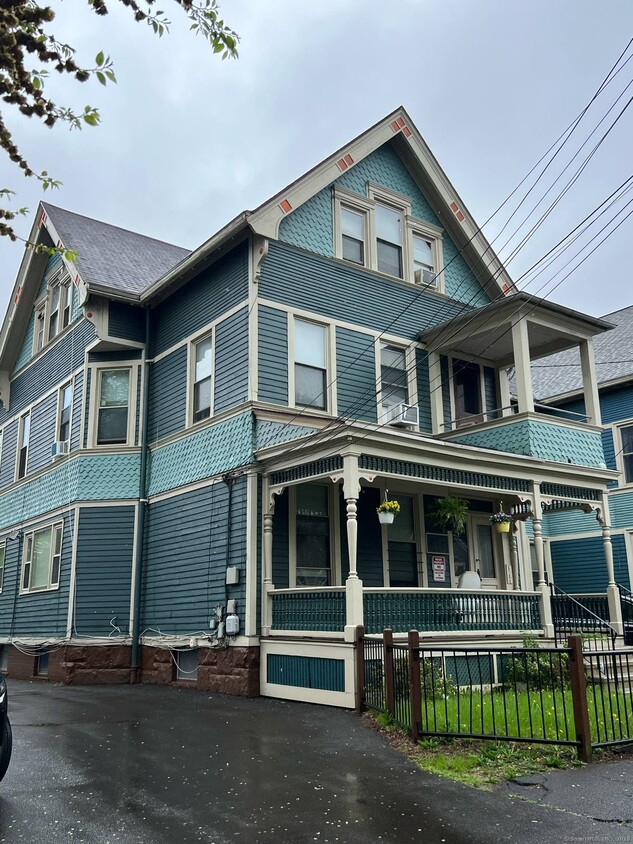 Primary Photo - 672 Elm St
