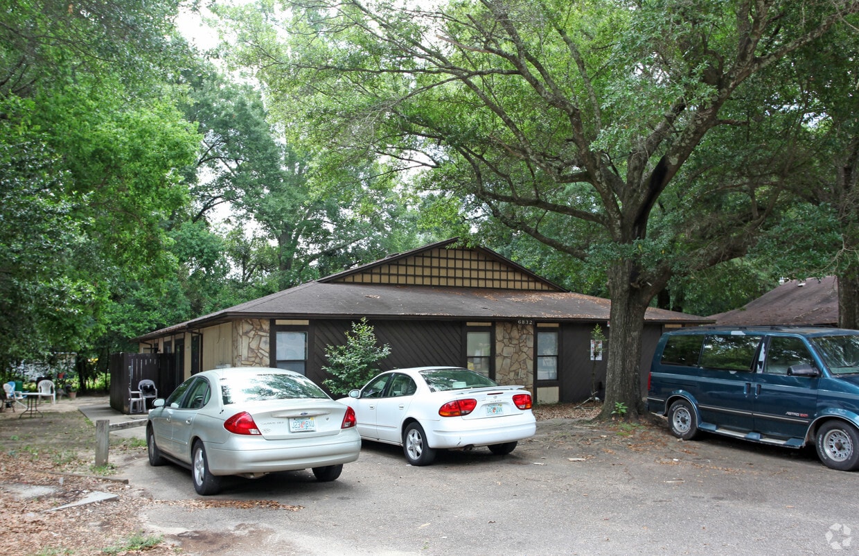 Building Photo - 6832 Tiki Ln
