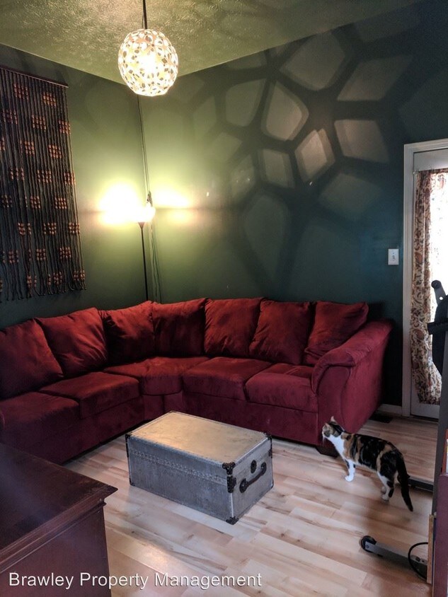 Primary Photo - 2 br, 2 bath House - 441 W. Somersbe Pl