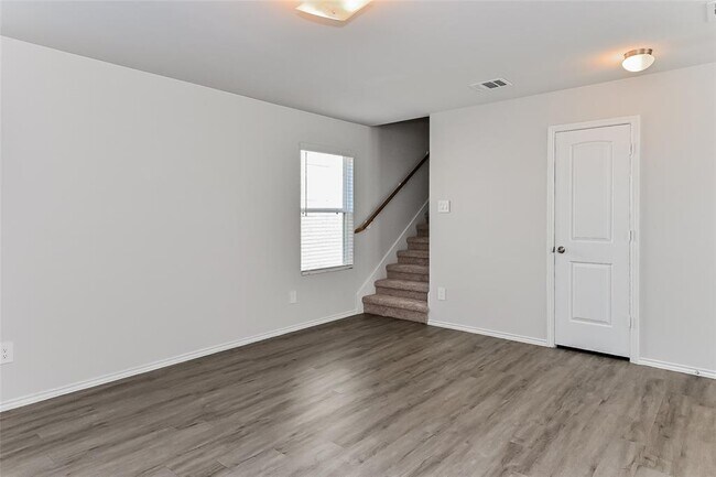 Foto del edificio - 931 Imperial Heights Dr