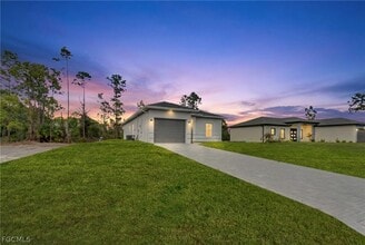 Building Photo - 725 Lamar St E