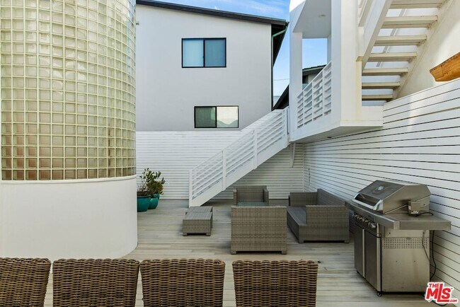 Foto del edificio - 25212 Malibu Rd