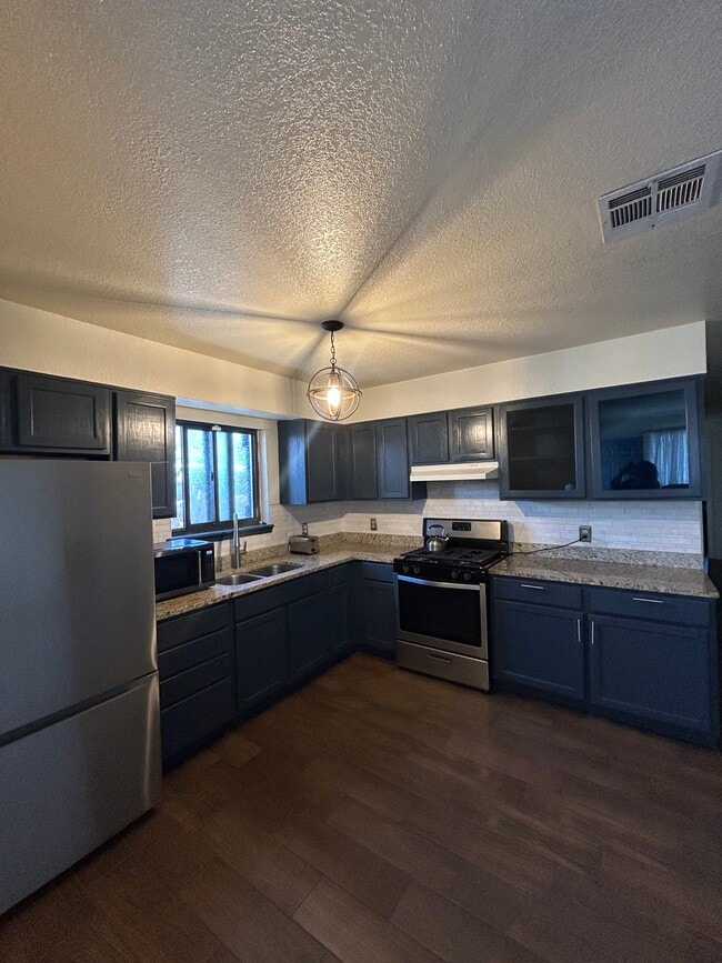 Foto del edificio - 825 Fir Ave