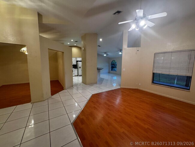 Foto del edificio - 17997 42nd Rd N