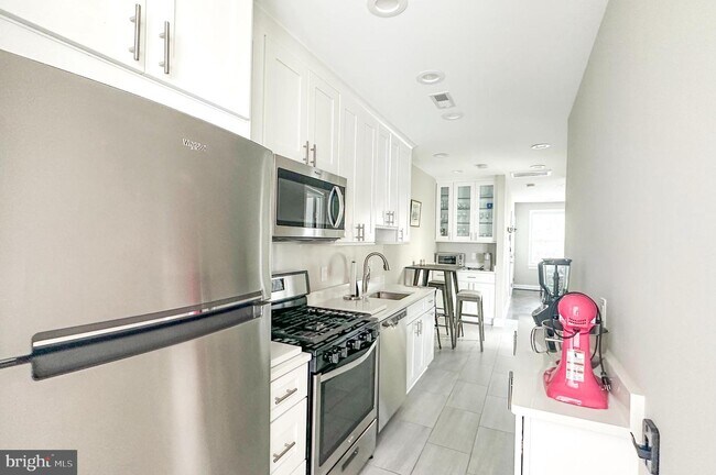 Foto del edificio - 2215 40th St NW