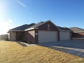 Building Photo - 9806 Avenue W