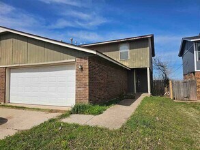 Building Photo - 4023 NW Ozmun Ave