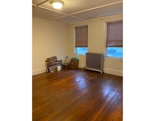 Building Photo - 145 Pleasant St