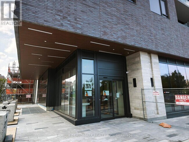 Photo du bâtiment - 2075 Lakeshore Rd.