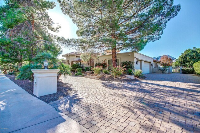 Foto del edificio - 6127 E Horseshoe Rd